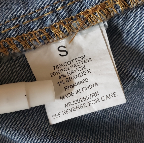 LOVE FIRE Short Sleeve Cropped Jean Jacket - Picture 10 of 10